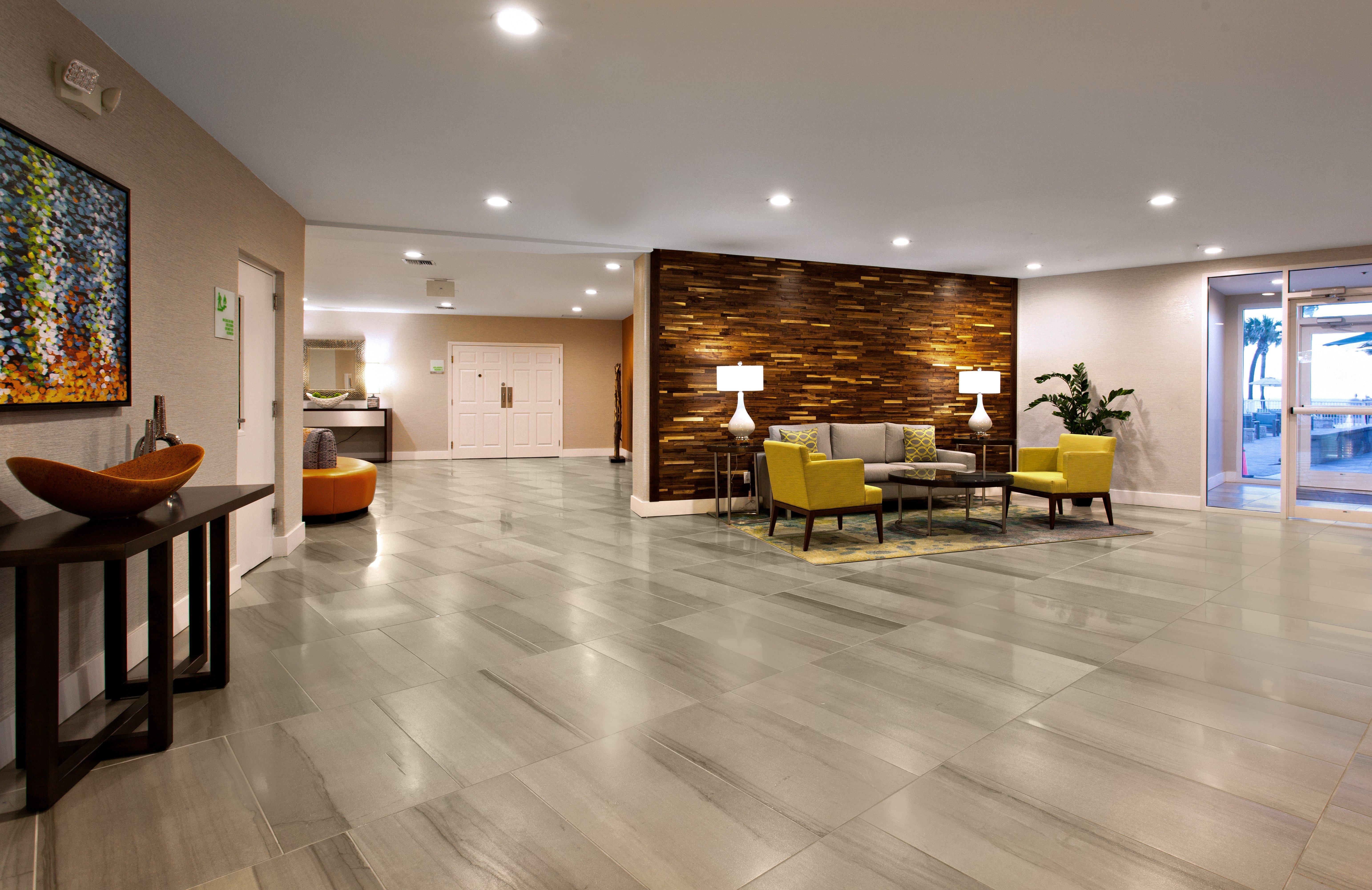 Holiday Inn Hotel & Suites Daytona Beach On The Ocean By Ihg Exterior photo
