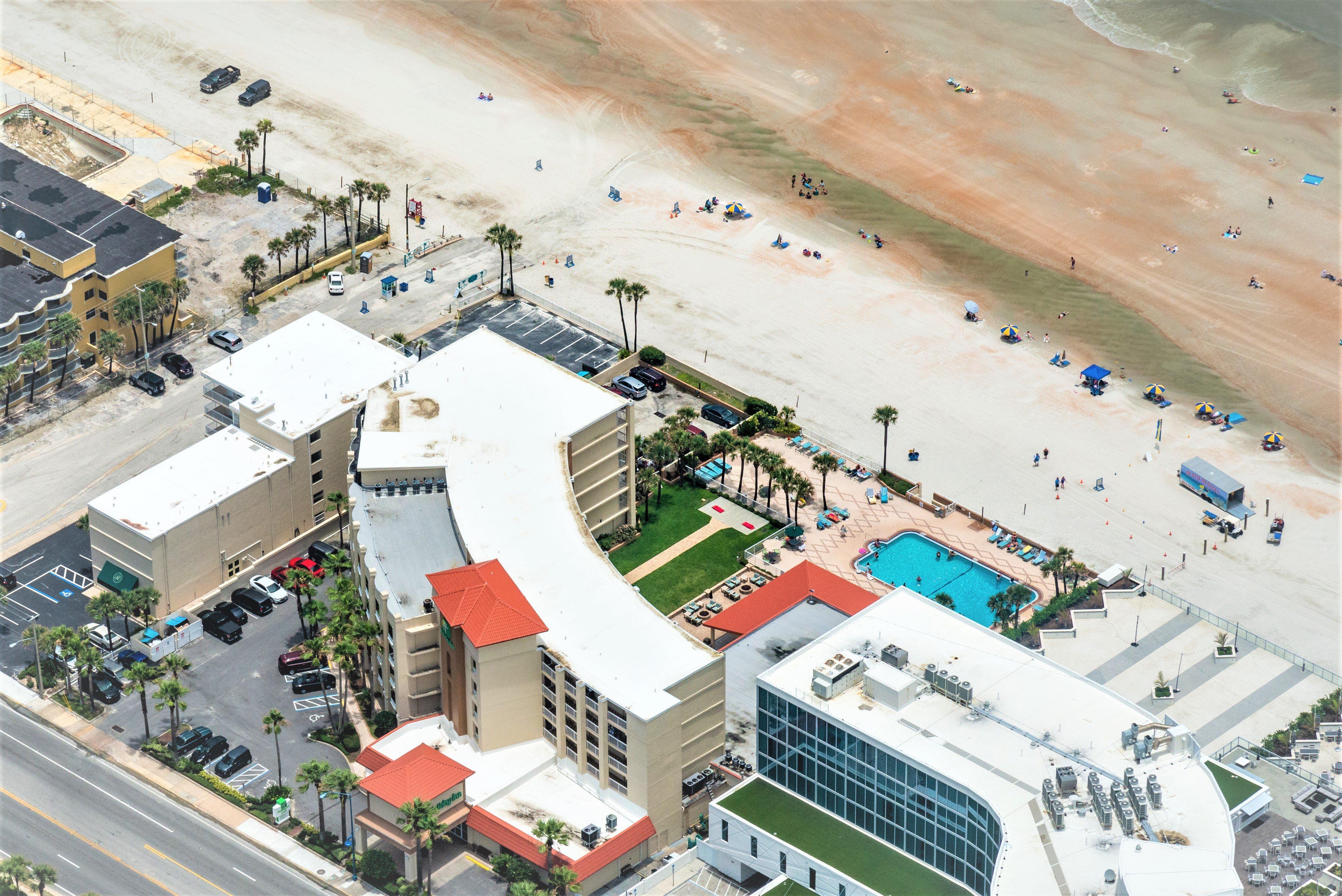 Holiday Inn Hotel & Suites Daytona Beach On The Ocean By Ihg Exterior photo