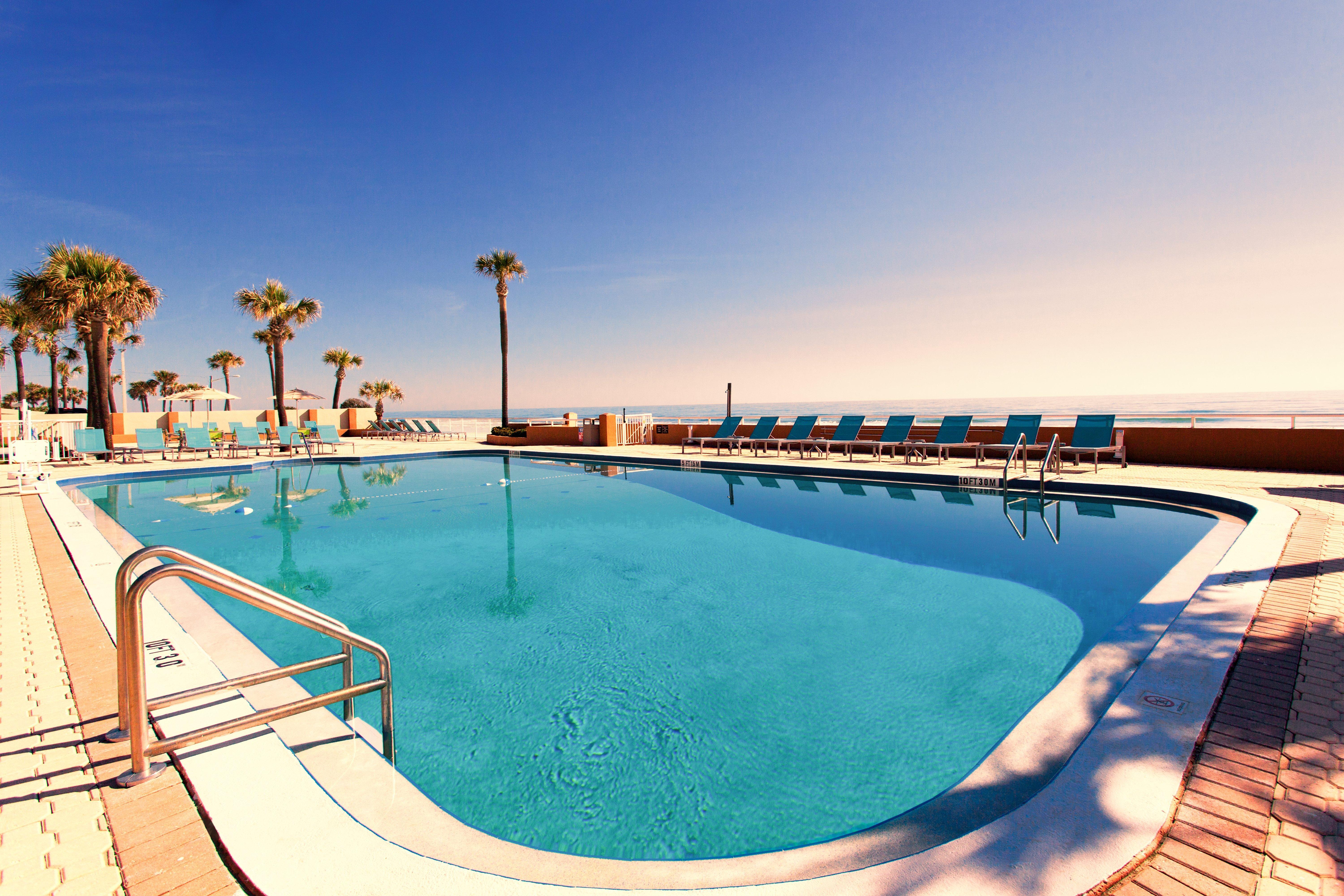 Holiday Inn Hotel & Suites Daytona Beach On The Ocean By Ihg Exterior photo