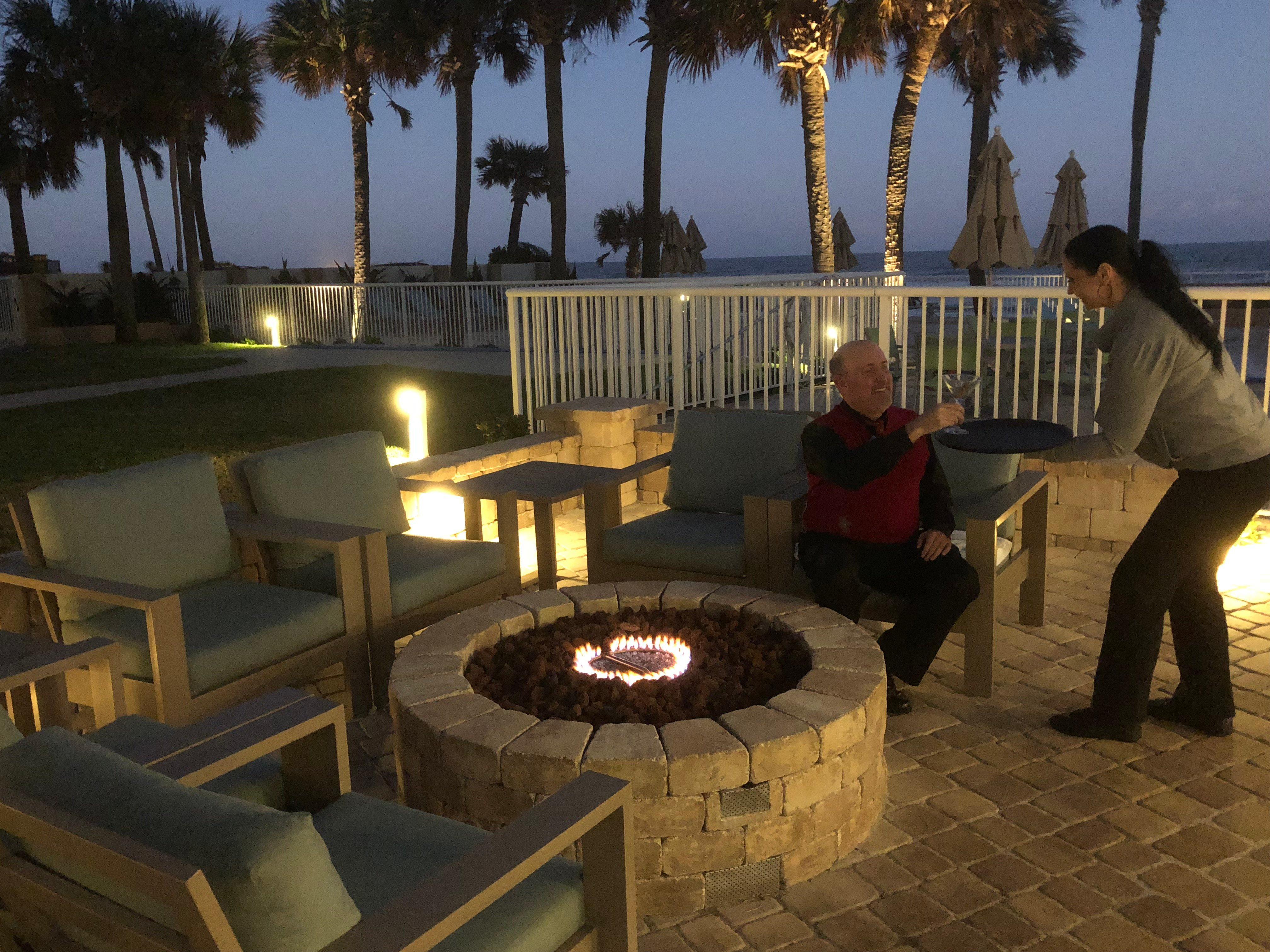 Holiday Inn Hotel & Suites Daytona Beach On The Ocean By Ihg Exterior photo