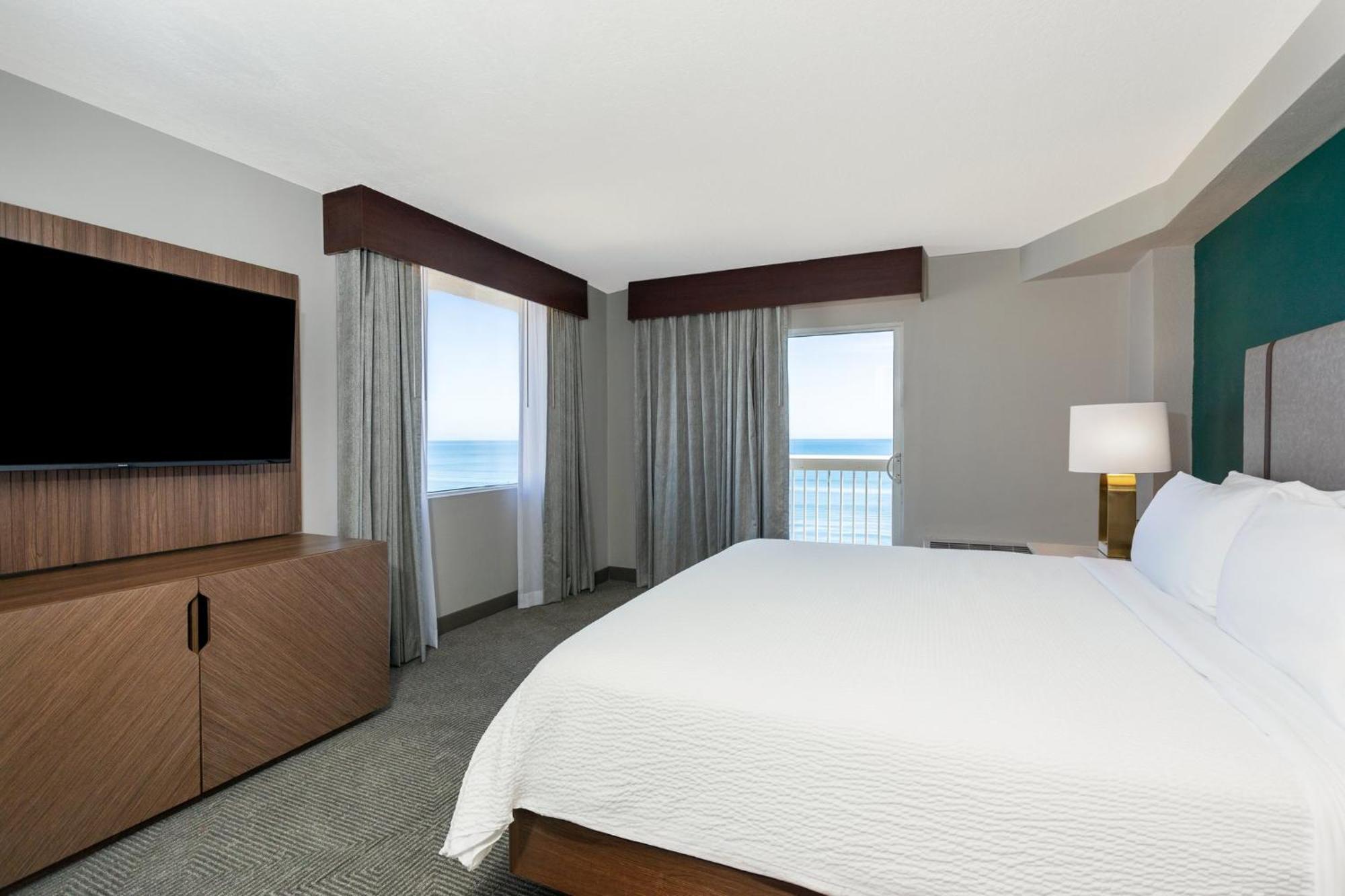 Holiday Inn Hotel & Suites Daytona Beach On The Ocean By Ihg Exterior photo