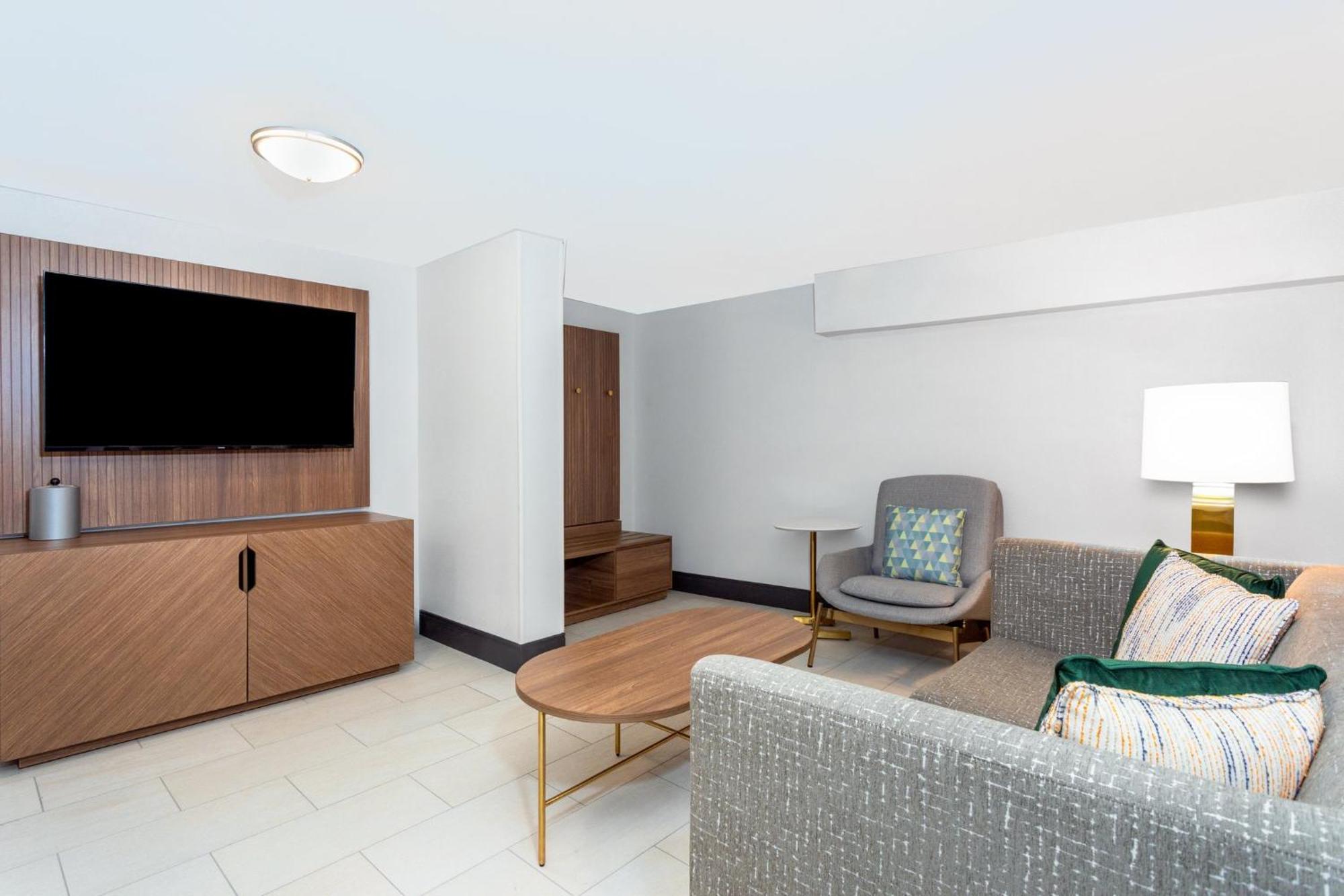 Holiday Inn Hotel & Suites Daytona Beach On The Ocean By Ihg Exterior photo