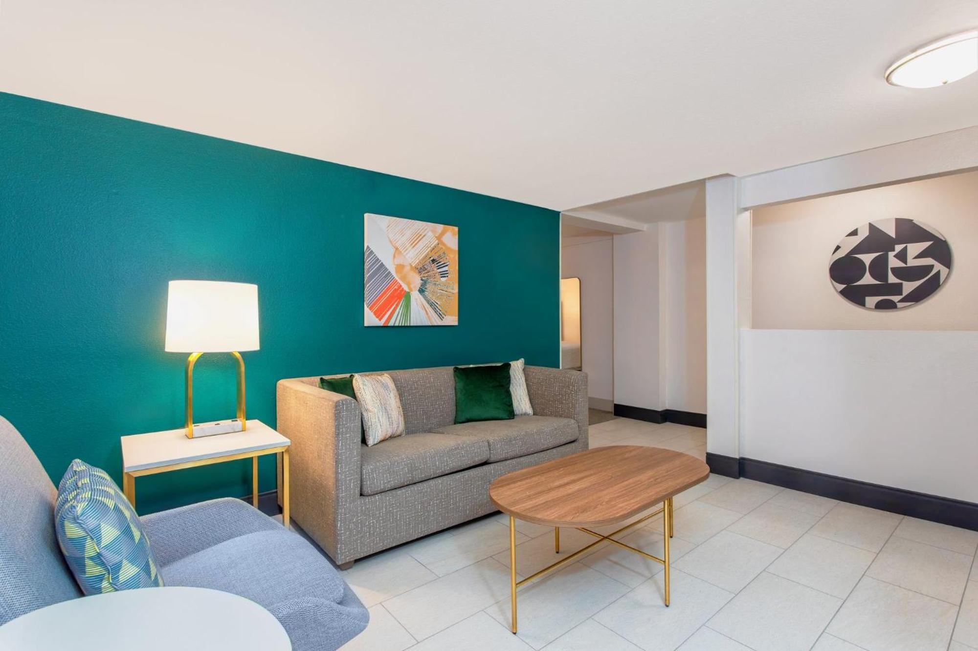 Holiday Inn Hotel & Suites Daytona Beach On The Ocean By Ihg Exterior photo